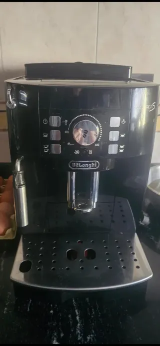 Cafetera Express DeLonghi Magnifica S