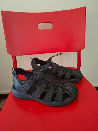 Sandalias Skechers Negras