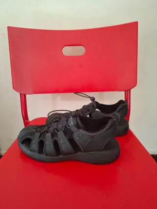 Sandalias Skechers Negras