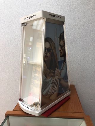 Vitrina Viceroy expositora madera y metacrilato