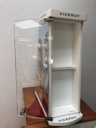 Vitrina Viceroy expositora madera y metacrilato