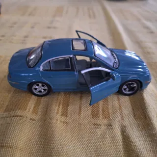Modellino Jaguar S-Type Blu