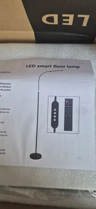 Lámpara de pie LED moderna