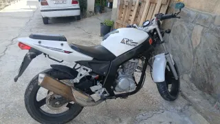 DAELIM Roadsport 125cc Negra/Blanca