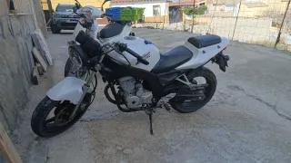 DAELIM Roadsport 125cc Negra/Blanca
