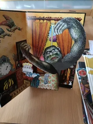 A casa enmeigada entra sen chamar!