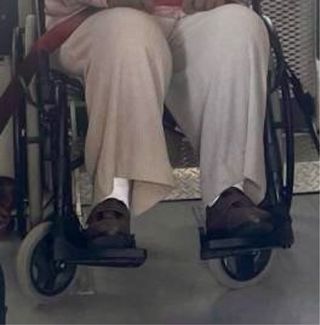 Apoyapiés para silla de ruedas - En buen estado.