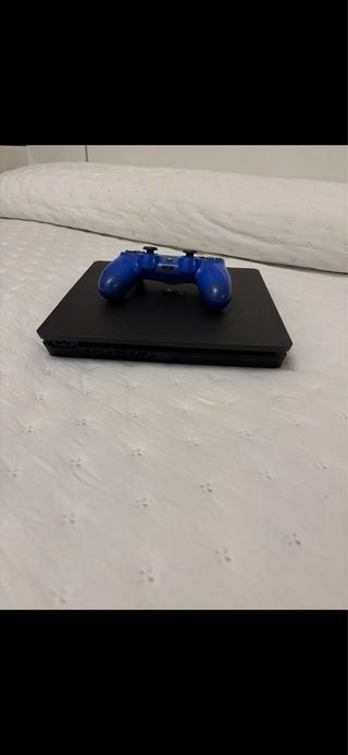 PS4 Slim Negra + Mando Azul