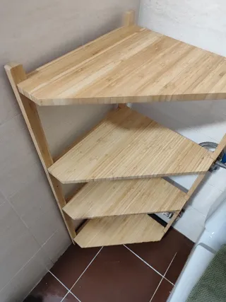Estantería esquinera IKEA de bambú