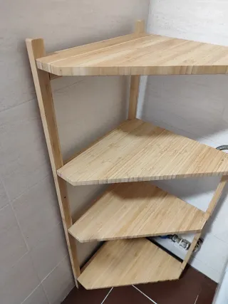 Estantería esquinera IKEA de bambú