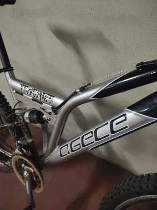 Bicicleta doble suspensión