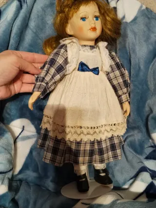 Muñeca de porcelana vintage