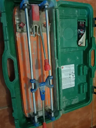 Maquina de cortar azulejos marca Rubí TS 40