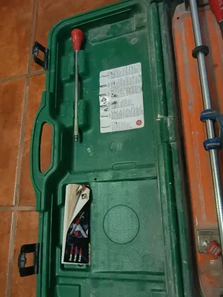 Maquina de cortar azulejos marca Rubí TS 40