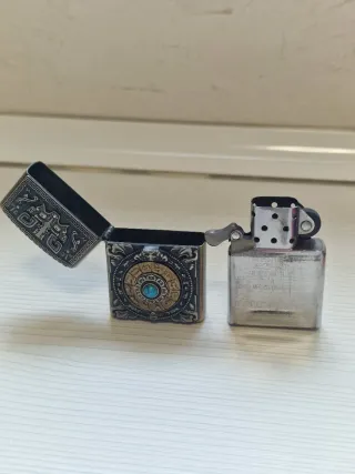 Mechero Antiguo Diseño Dragón y Rueda Zodiacal