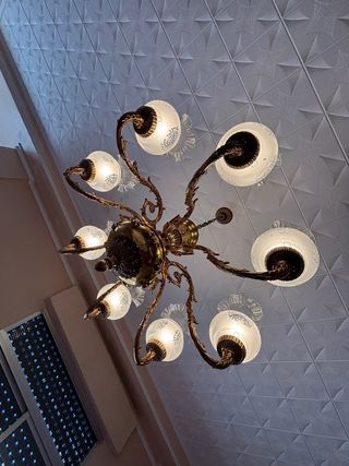 Lámpara de araña clásica dorada