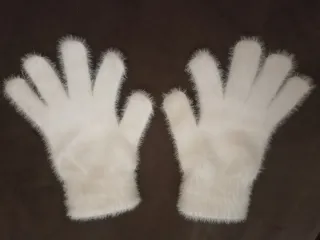 Guanti donna bianchi morbidi.