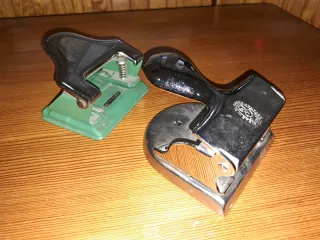 Grapadora antigua decorativa cromada