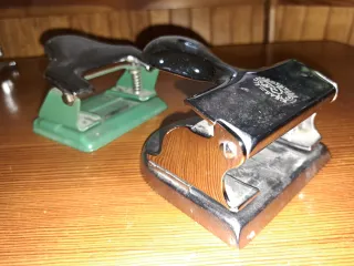 Grapadora antigua decorativa cromada