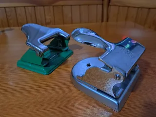 Grapadora antigua decorativa cromada