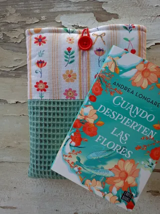 Funda para libro con estampado floral
