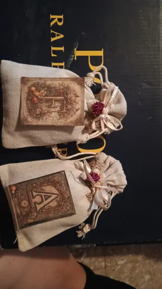 Sacchettini lavanda decorati a mano