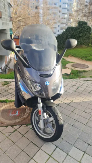 Piaggio X Evo 125 Scooter
