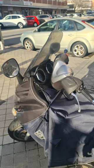 Piaggio X Evo 125 Scooter