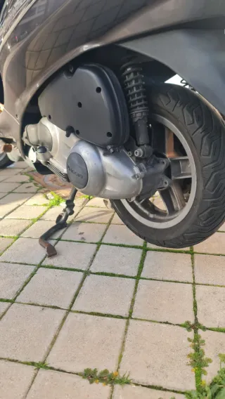 Piaggio X Evo 125 Scooter