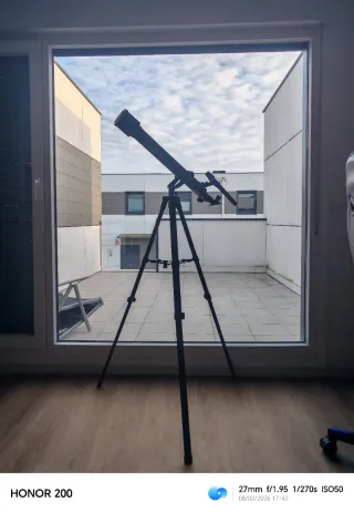 Telescopio con trípode marca Science Tech