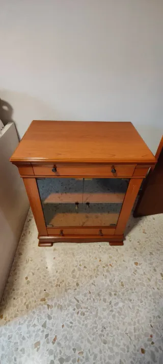 Mueble aparador provenzal con ruedas