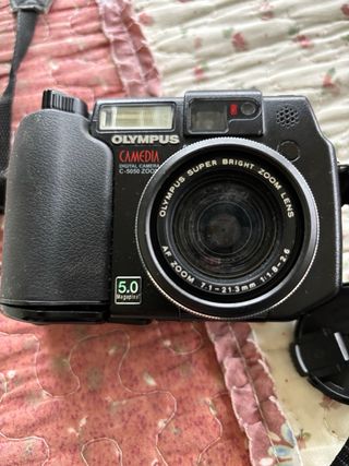 Cámara Olympus C-5050 Zoom Digital