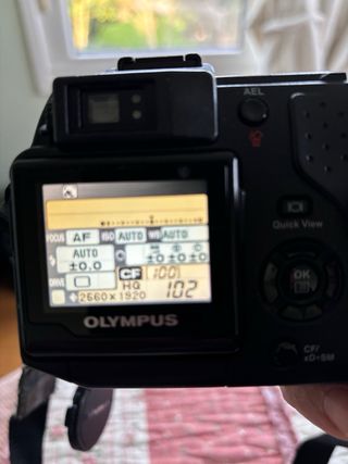 Cámara Olympus C-5050 Zoom Digital