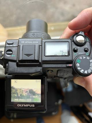 Cámara Olympus C-5050 Zoom Digital