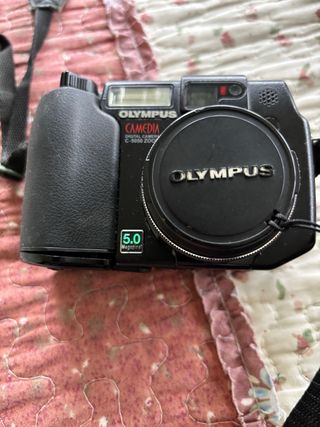 Cámara Olympus C-5050 Zoom Digital