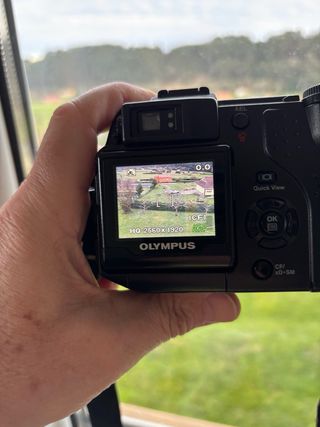 Cámara Olympus C-5050 Zoom Digital