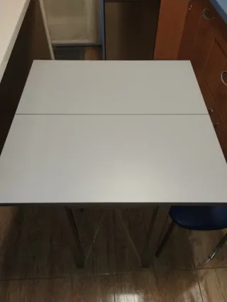 Mesa cocina extensible + 2 sillas