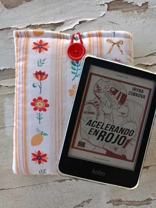 Funda Kindle Flores y Fresas