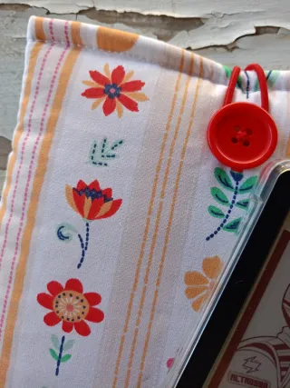 Funda Kindle Flores y Fresas