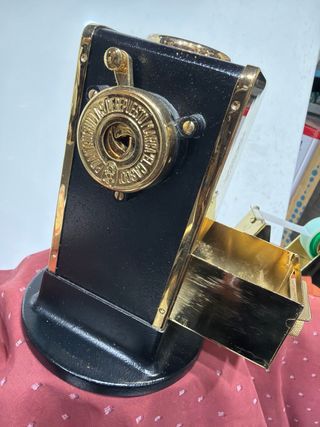 El Casco Oro : Sacapuntas, grapadora, porta celo.