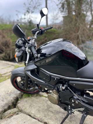 Yamaha XJ6 Naked Negra/Gris