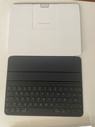 Apple iPad Smart Keyboard Folio