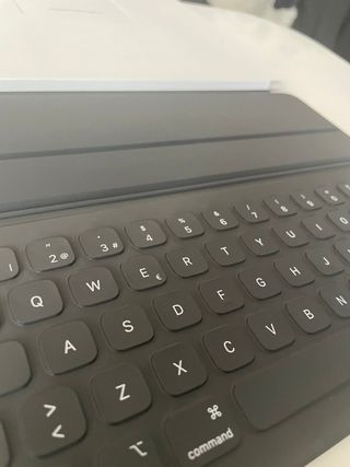 Apple iPad Smart Keyboard Folio
