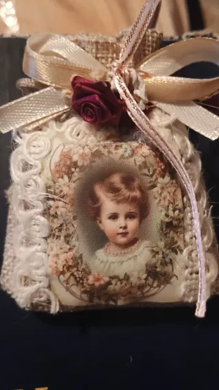 Sacchettini lavanda decorati a mano