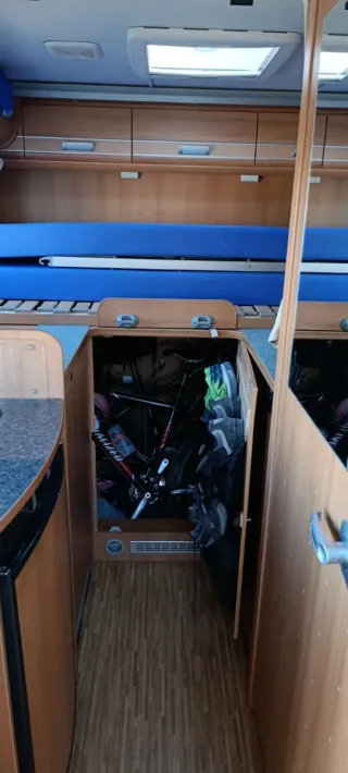 AUTOCARAVANA DETHLEFFS Globebus 011