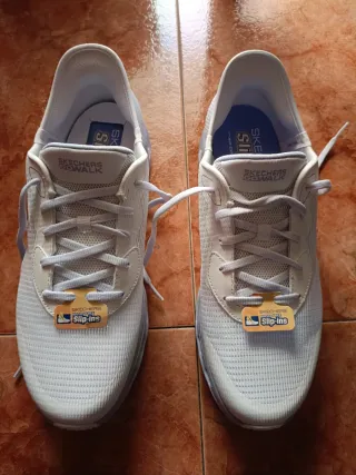 Zapatillas Skechers sin estrenar precio tienda 110