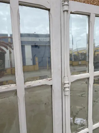 Hojas de ventana de 2 hojas de madera con cristal.