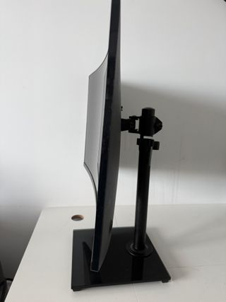 Monitor Samsung 27 Curvo Full HD + Soporte