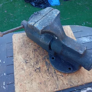 Tornillo de banco 150