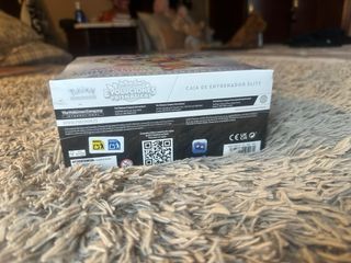 ETB Evoluciones Prismáticas Pokémon